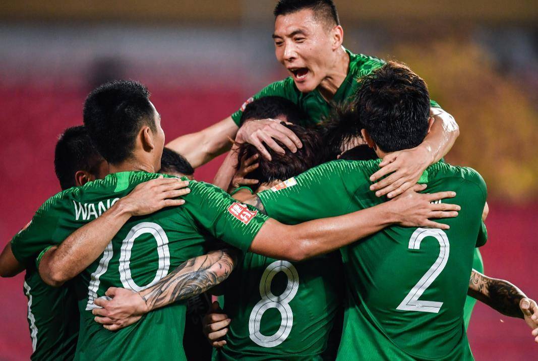 门将表现神勇，助球队成功晋级八强