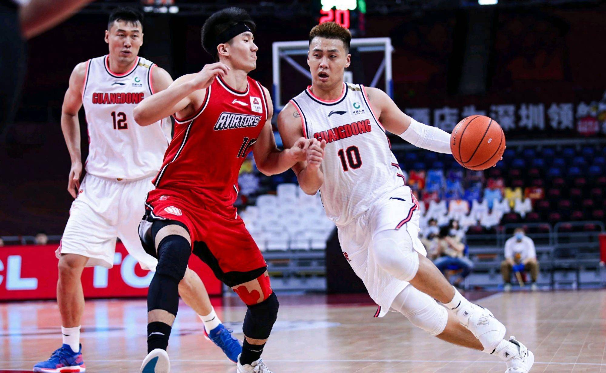 球队新战术出炉,攻防转变令人耳目一新 球队新战术出炉,攻防转变令人耳目一新