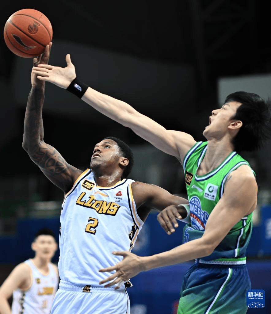 职业联赛中球员的进攻和防守技能