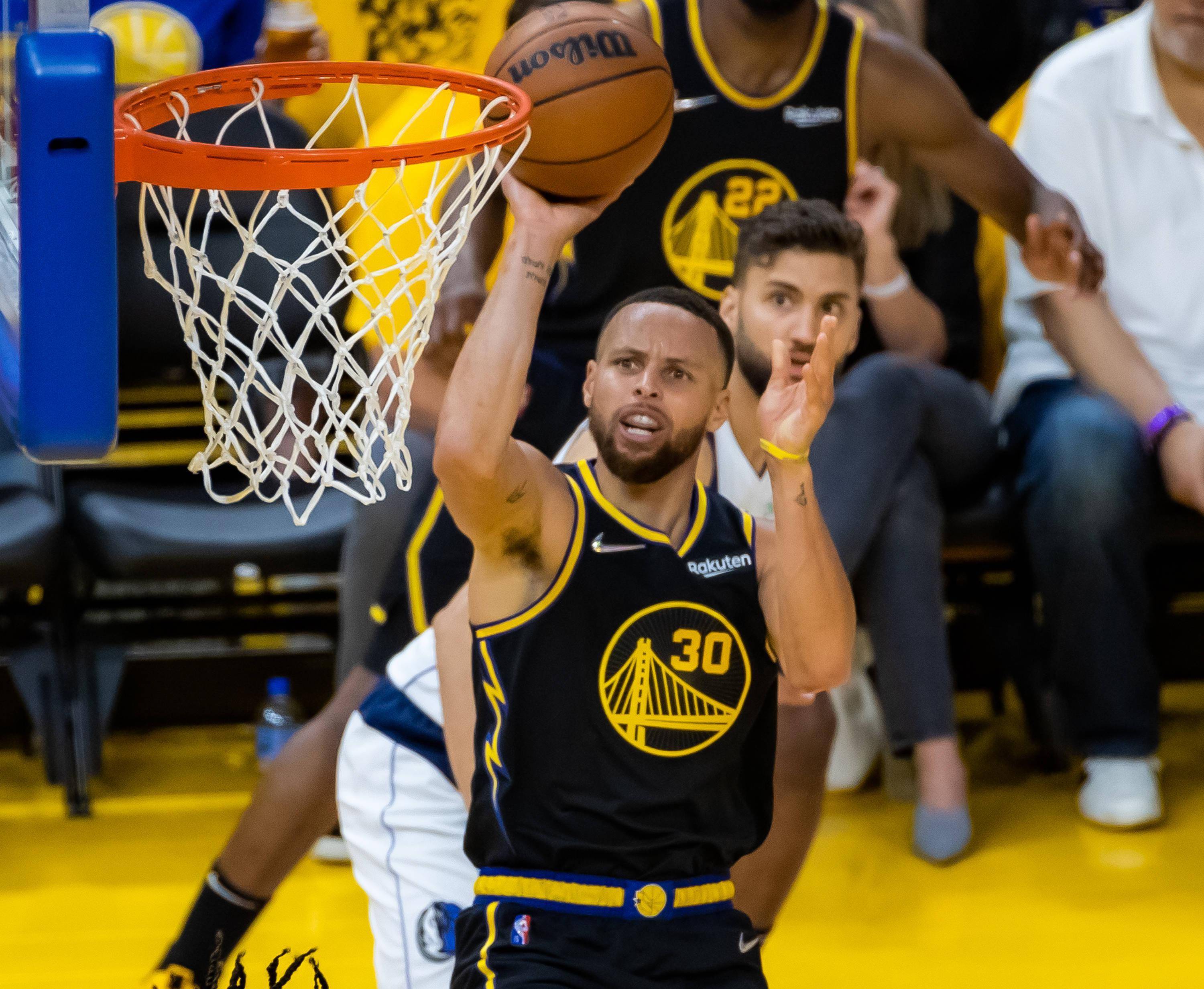 勇士队夺得西部冠军，晋级总决赛