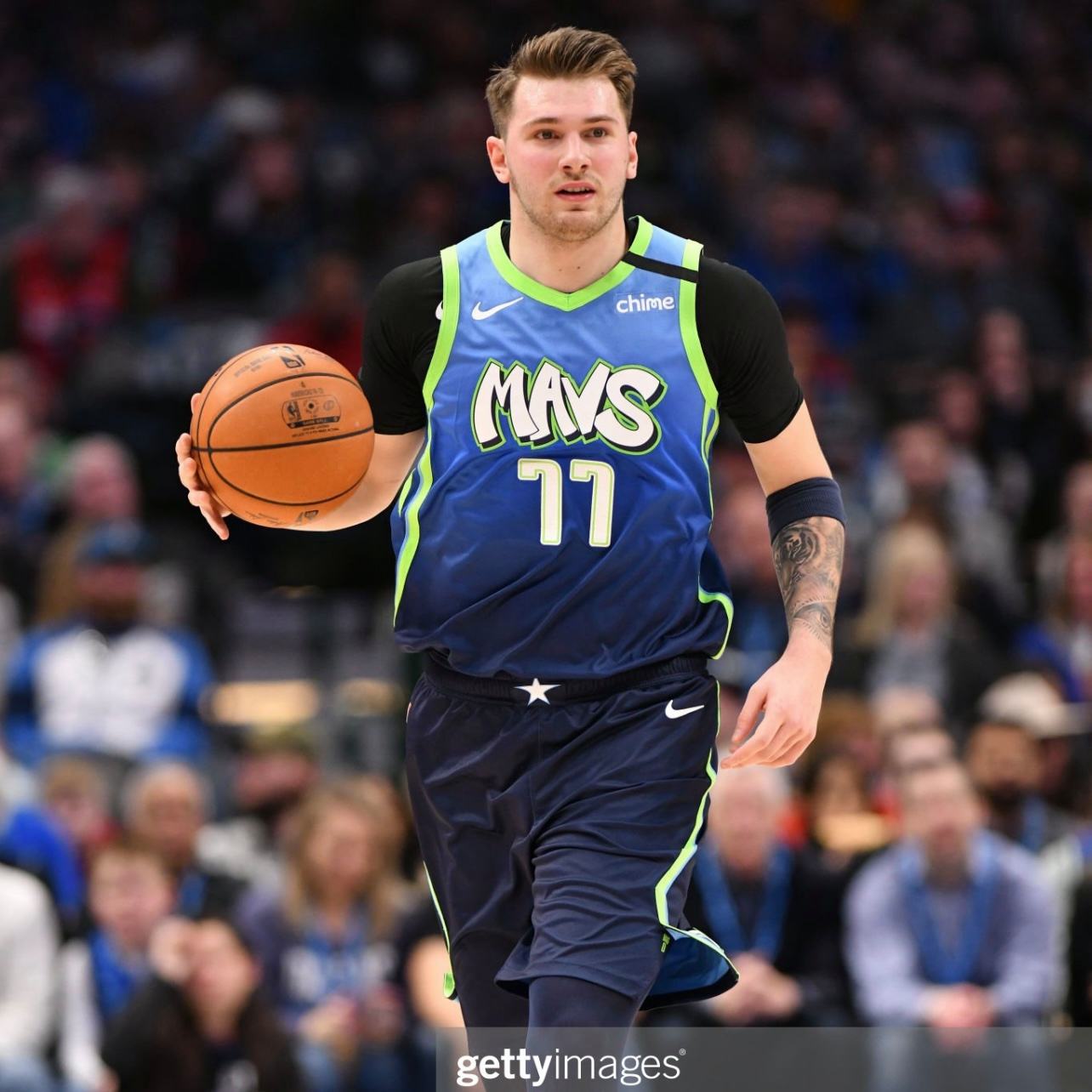 关于小牛大胜国王，东契奇三分球手感火热的信息