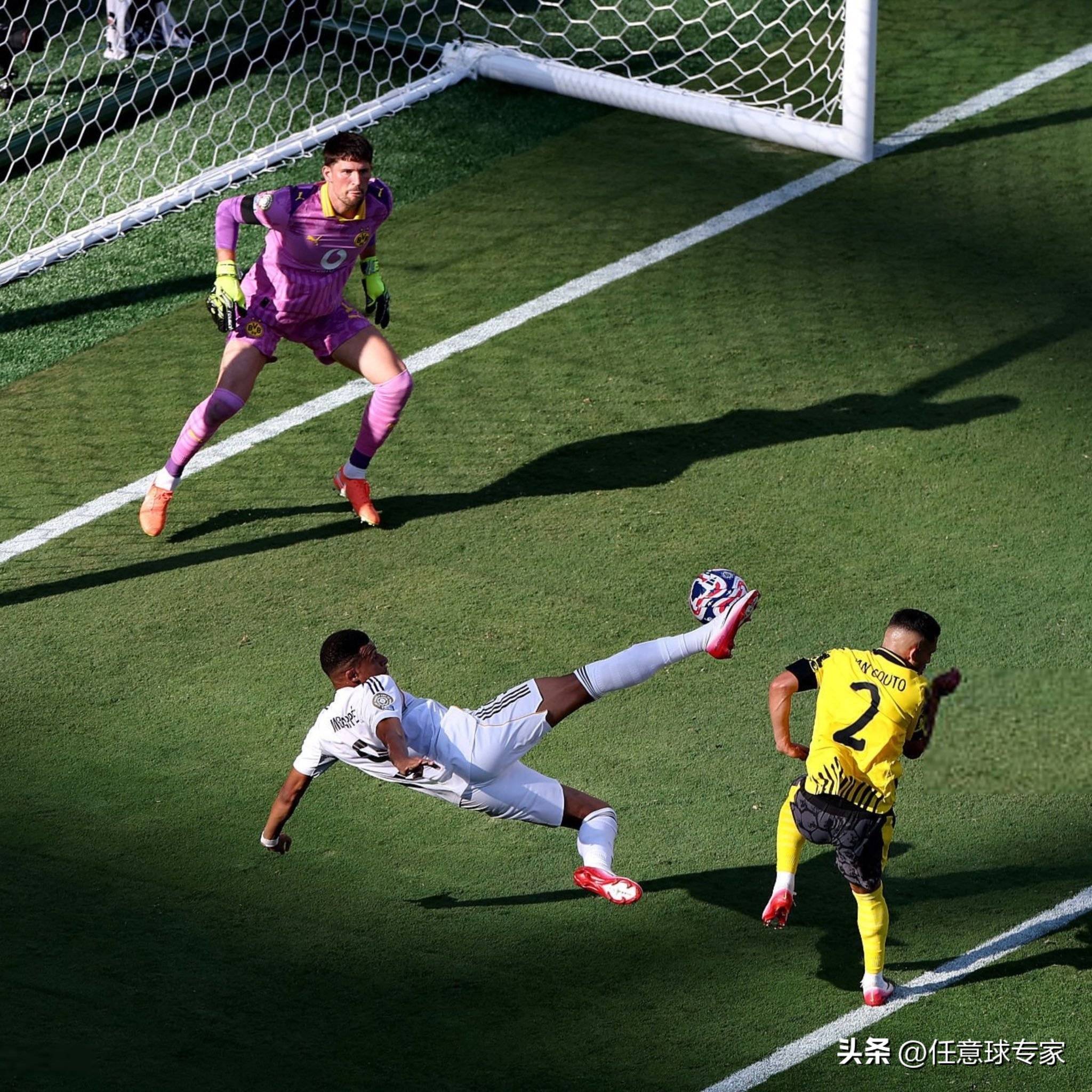 神仙对局！足球比赛过程堪比大片