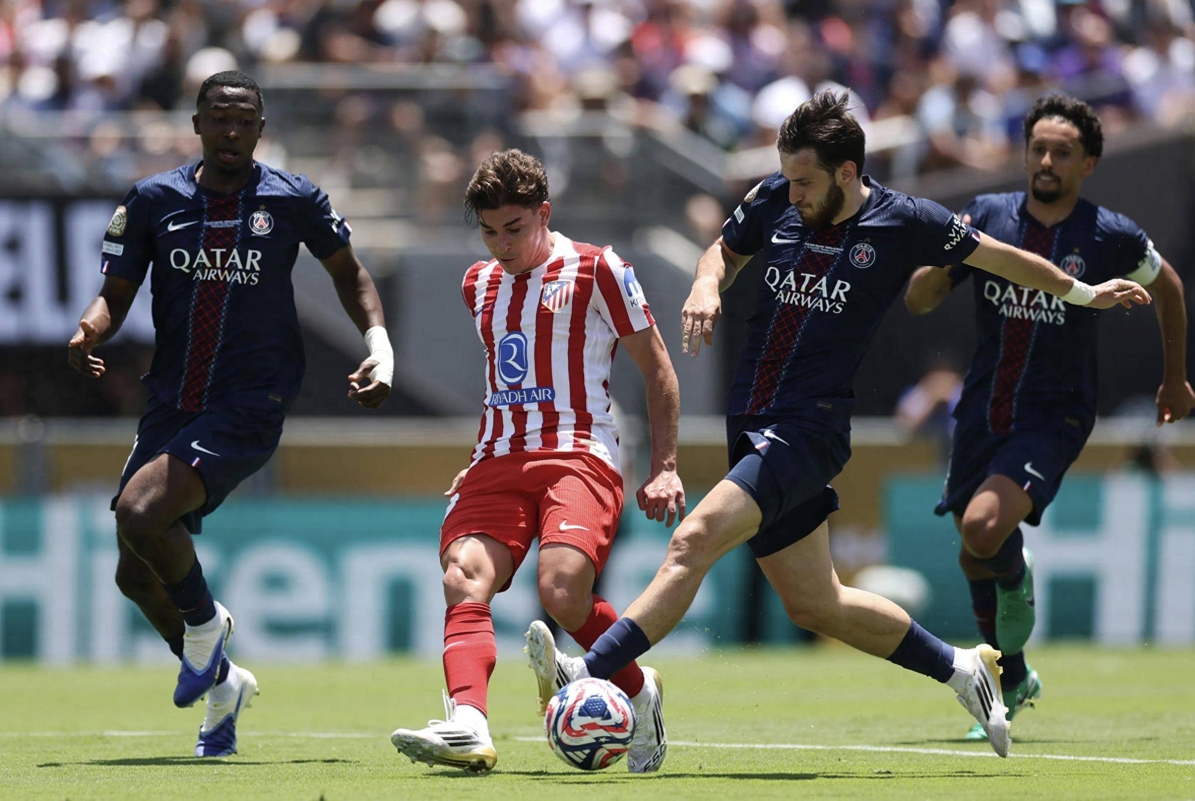 关于拜仁横扫加拿大，格列兹曼统治全场的信息