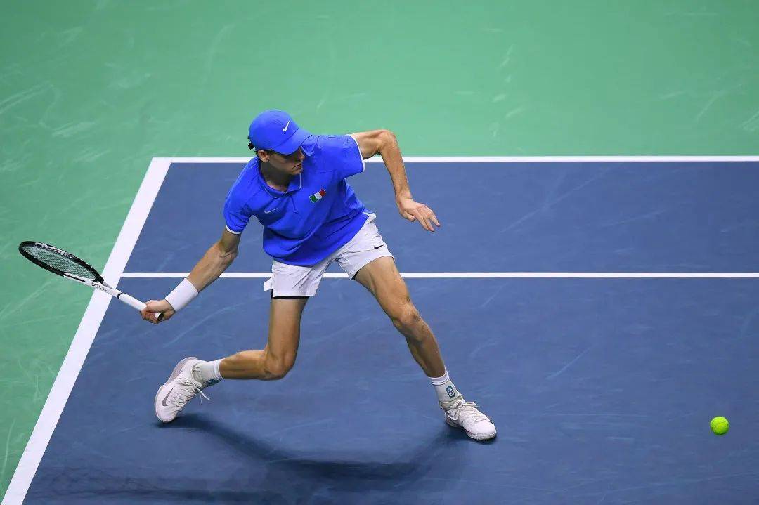 美网完胜戴维斯杯,辛纳点燃赛场 美网完胜戴维斯杯,辛纳点燃赛场