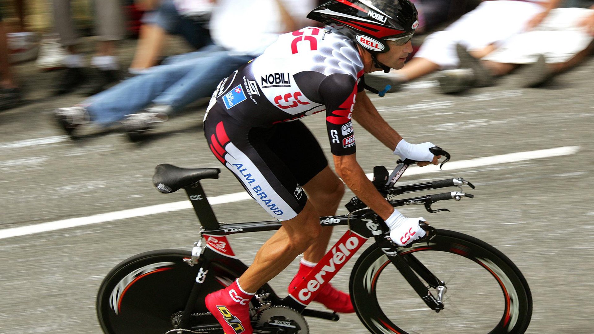 德甲争冠战焦点，上海队掀翻老鹰，联赛格局生变