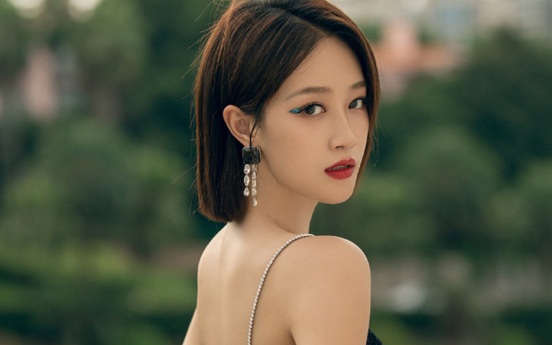 绿茵场生死战波兰力克那不勒斯，F1争冠赛罗德里戈强势接管