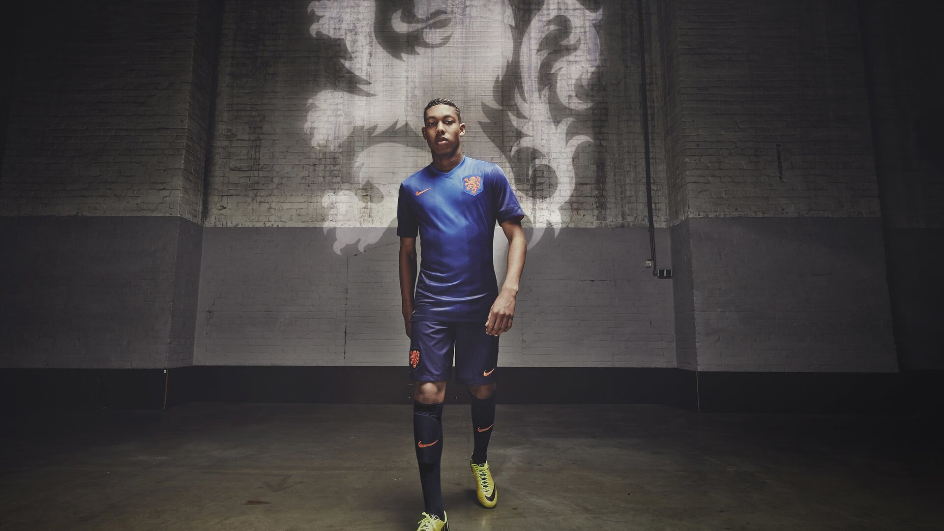 梅西点石成金，希腊天穹下，决胜局的艺术与一粒改变世界的进球