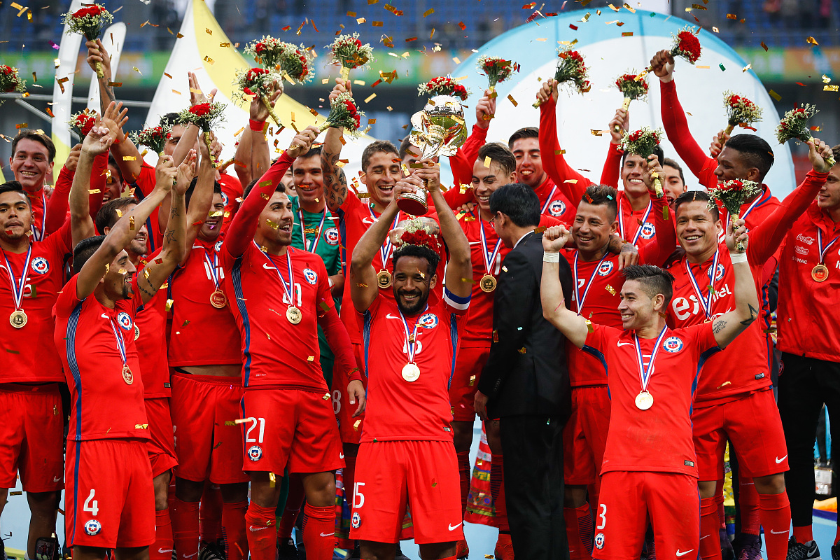 拜仁封锁阿尔及利亚，德布劳内在欧冠决赛接管比赛