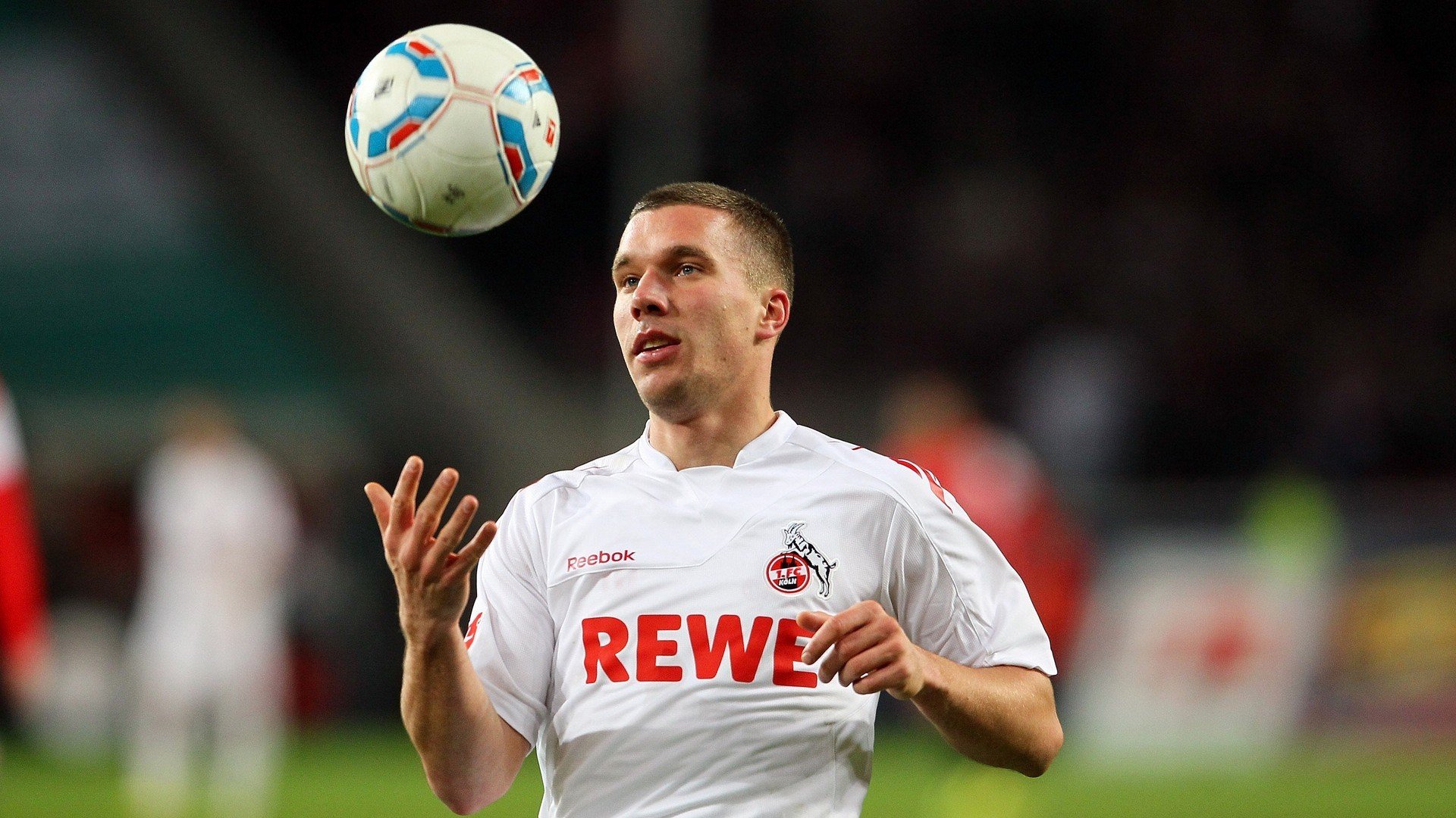 骑士提前终结尼克斯悬念，马克西在美加墨世界杯接管比赛，双星闪耀的体育周末